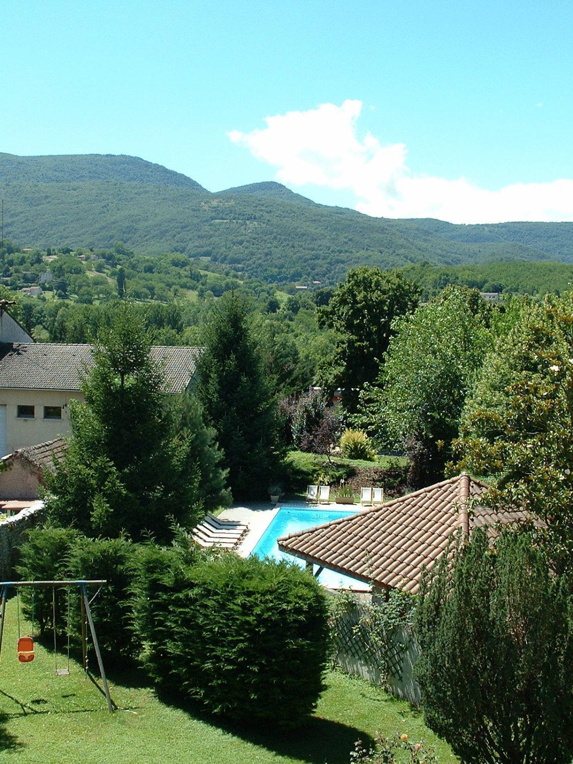 Logis Hotel Restaurant Le Castel Fleuri Saint-Jean-en-Royans Exterior photo